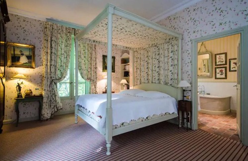 Sorgues Other | A castle just for you