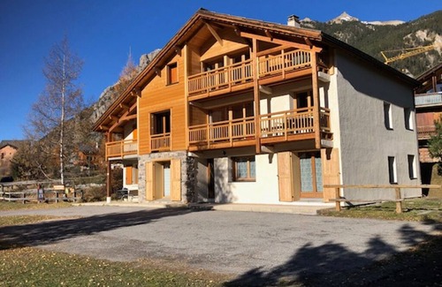 Ceillac Apartment | Explore Ceillac: Skiing & Hiking in Sunny Queyras