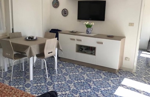 Capri House | Experience Island Views at Our Centrally Located Retreat