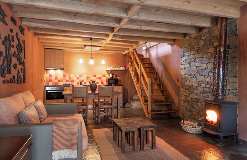Lousa House | Chalet with Captivating Stories and Unique Amenities