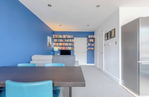 Dulwich Apartment | Cozy 2BD Retreat with Spa in East Dulwich