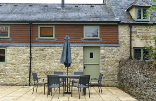 Cirencester Cottage | Serene Cottage Retreat at Lower Mill in The Cotswolds