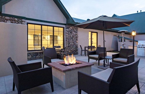 Durango Condo | Relaxing Downtown Retreat with Pool and Hot Tub in Durango