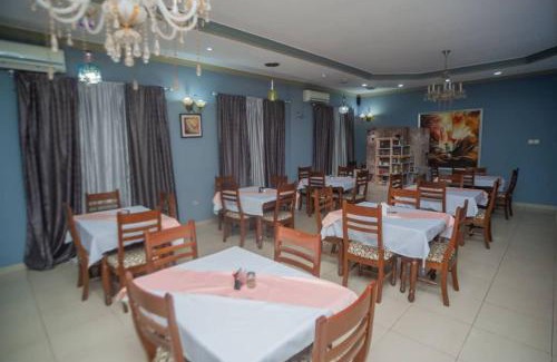 Lubumbashi Cabin | A Charming Retreat and Free Breakfast