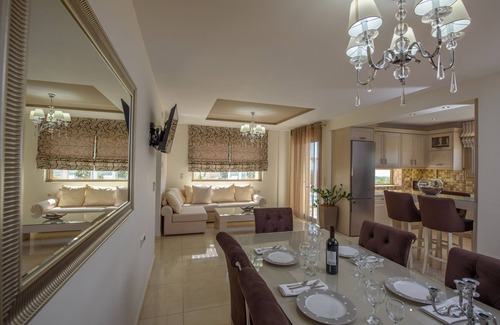 Kamilari Villa | Chic Villa with Private Pool and Ocean View Retreat