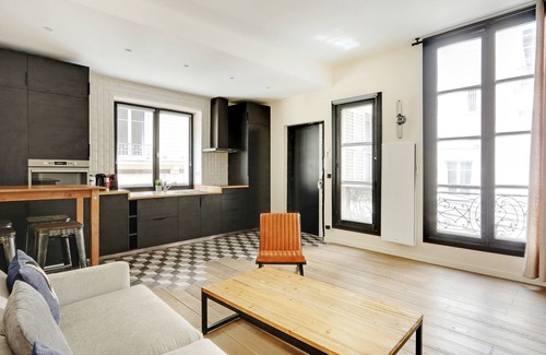 Saint-Gervais Apartment | Stylish Apartment with Spa & Breakfast in Le Marais