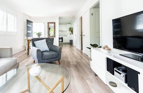 Toowoon Bay Cottage | Discover a Chic Coastal Retreat at Toowoon Bay Beach