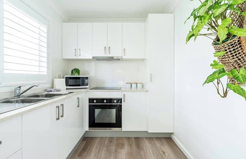 Toowoon Bay Cottage | Discover a Chic Coastal Retreat at Toowoon Bay Beach