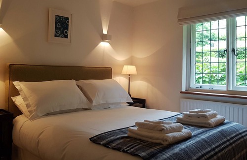 Burpham Cottage | Chic Country Cottage with Ocean Views in Arundel Countryside