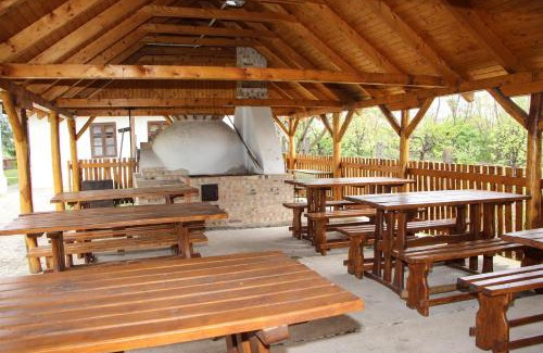 Cigand House | Pet-Friendly Getaway at A cigándi bíró háza - Rated 9/10