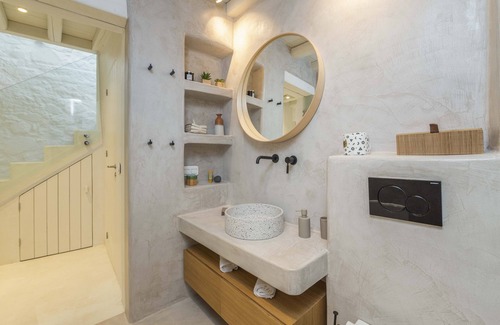 Nisyros Villa | Cozy Retreat on Nisyros: Ocean Views & Family Friendly