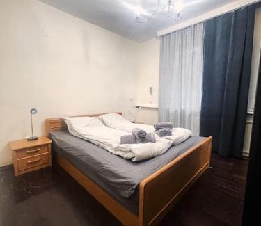 Oborishte Apartment | Vibrant Apartment Escape: Pet & Child Friendly Stay