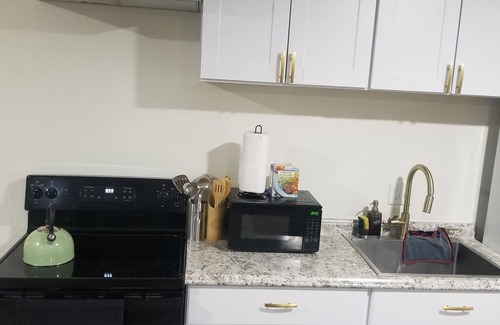 Cypress House | Cozy 1 BDR Suite with Child-Friendly Amenities