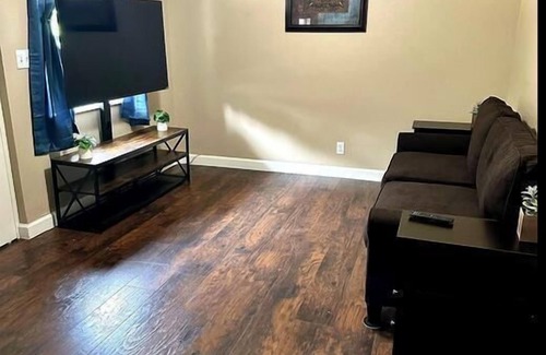 Lakeland Apartment | Cozy 1-Bed Apartment in a Peaceful Community with Amenities