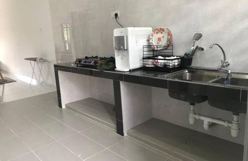 Chukai House | Cozy Retreat at Haura Homestay Kemaman - Family Friendly