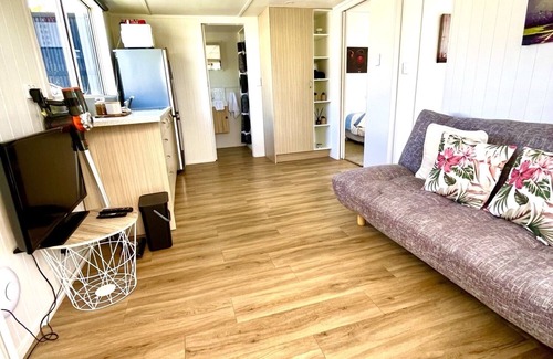 Mangakino Cottage | Cozy 2-Bedroom Cottage Steps from the Lake with Breakfast
