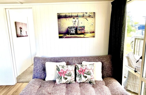 Mangakino Cottage | Cozy 2-Bedroom Cottage Steps from the Lake with Breakfast