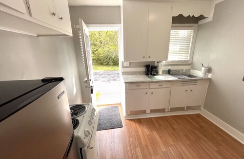 Saint Johns Apartment | A comfy and very functional Efficiency apartment with many updates!