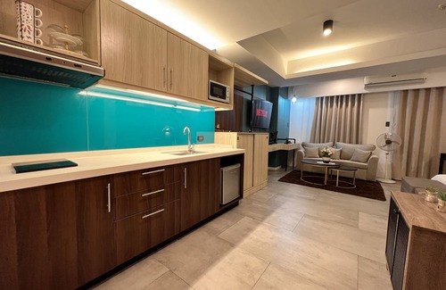 Cubao Condo | Cozy Chic Room with Parking and Pet-Friendly Amenities