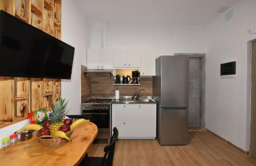 Drapanias Apartment | Cozy Studio with Ocean View and Relaxing Hot Tub