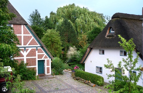 Jork Cottage | Charming Converted Fruit Barn with Pet-Friendly Amenities