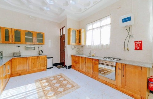 Tunguu House | A cool 3-bed bungalow a hop away from the airport.
