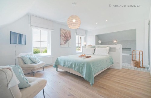 Frasnes-lez-Buissenal Bed & Breakfast | Discover A Coque'Line: Family-Friendly with Top Reviews