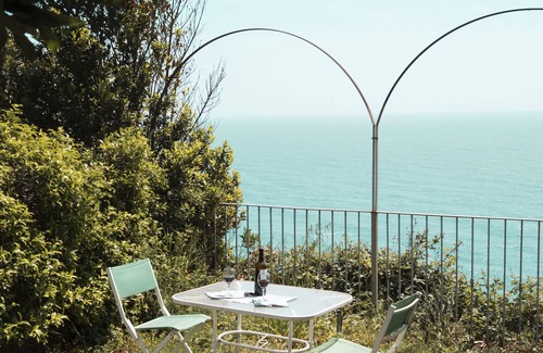 Corniglia House | Serene Oceanfront Retreat with Pet-Friendly Amenities