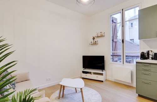 Bercy Apartment | Charming 2-BR Retreat with Spa and Breakfast in Reuilly-Diderot