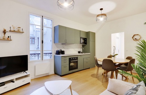 Bercy Apartment | Charming 2-BR Retreat with Spa and Breakfast in Reuilly-Diderot