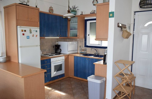 Vatera House | Cozy Family Retreat Steps from the Beach and Sunshine