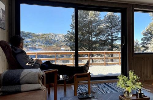 Averoy House | Idyllic Cabin Surrounded by Nature – Guest Rated 9/10