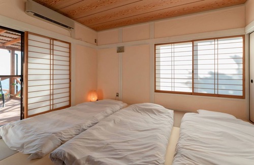 Amakusa House | A Seaside Cottage with a Deck and Family-Friendly Amenities