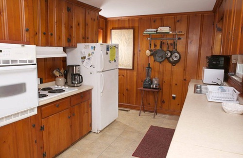 Newport Cottage | Seaside Cottage with a View: Guest Rated 9.8, Pool & Spa