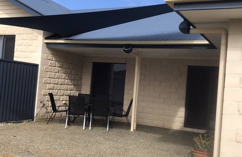 Bootawa Apartment | Discover a Country Escape at Mt Mee with Ocean Views