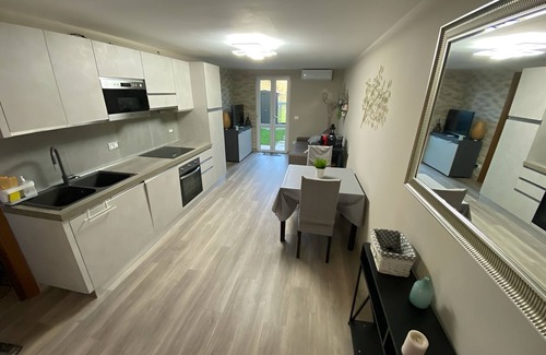 Orentano Apartment | Cozy Country Nest: Pet-Friendly with Spa & Breakfast