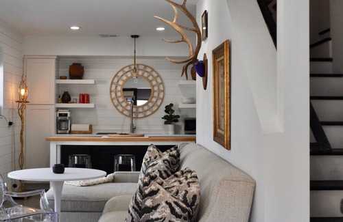 Charlotte House | Chic Studio with Pool, Spa, and Breakfast Amenities