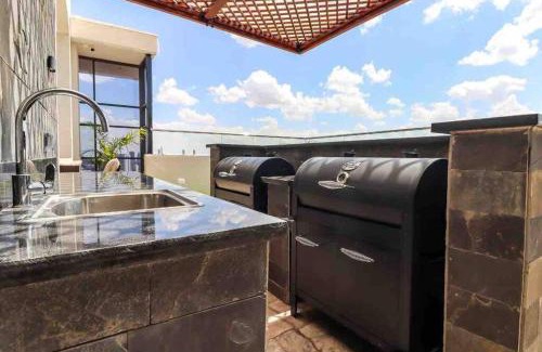 Westlands Apartment | Elegant Apartment with Pool - Guest Rated 10/10