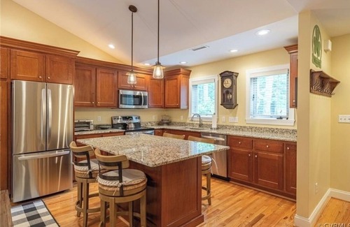 Wintergreen Cabin | Cozy Cabin Retreat in the Heart of Wintergreen!