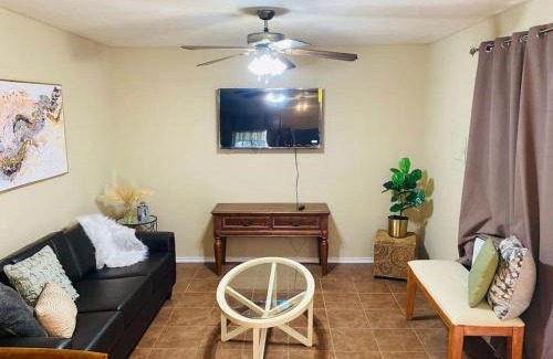 San Antonio Apartment | Cozy Corner: Guest Rated 10/10 & Child Friendly Stay