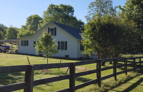 Thompson's Station House | Charming Cottage Retreat Near Leiper's Fork, TN