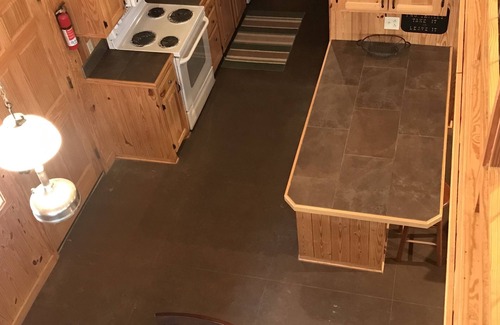 Murfreesboro Cabin | Unwind at a Cozy Getaway by the Little Missouri River
