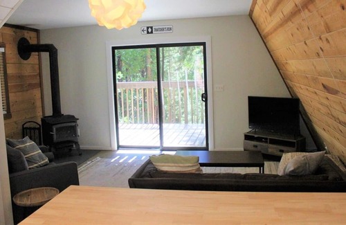 Cold Springs Cabin | A cozy hidden gem tucked in the mountain! Also available for a long term lease!!