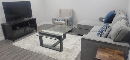 Southeast Calgary Apartment | Inviting Retreat in South East Calgary for Families