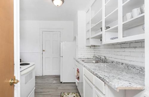 Detroit Ski Chalet | Cozy Retreat with Fireplace – Ideal for Your Getaway