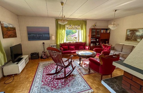 Royla Apartment | Tranquil Getaway Near Nature - 4-Star Family Friendly Retreat