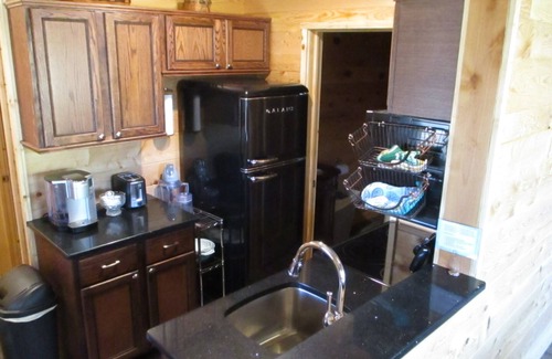 Carbon Hill Cabin | Cozy Cabin Retreat with Hot Tub and Scenic Views