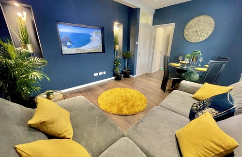 Boscombe Apartment | Idyllic Retreat - Steps from Gardens to Beach with Ocean Views