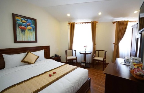 Da Lat Hotel | Charming Stay with Ocean View in Dalat
