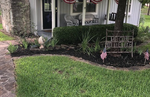 Marble Falls Cottage | Perfect Waterfront Cottage with Spa & Hot Tub - Guest Rated 9.8